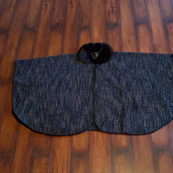 Women’s cape - Picture 2 of 6
